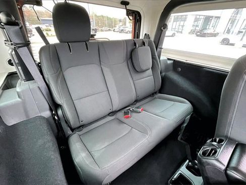 Used 2018 Jeep Wrangler Sport S image 19