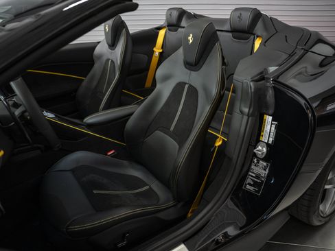 Used 2026 Ferrari Roma Spider RWD image 26