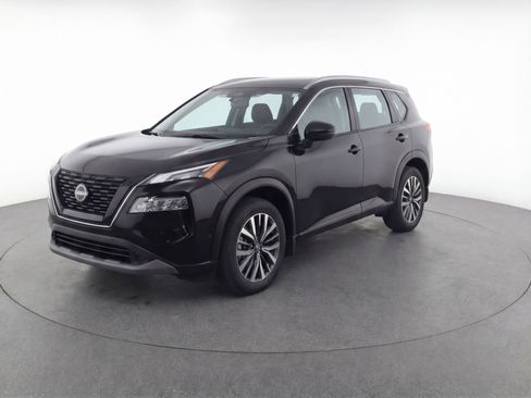 Used 2024 Nissan Kicks SV image 3