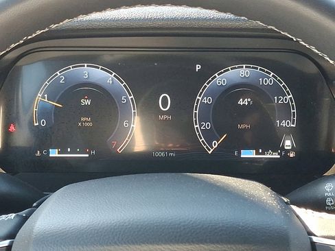 Used 2025 Jeep Grand Cherokee Altitude image 27