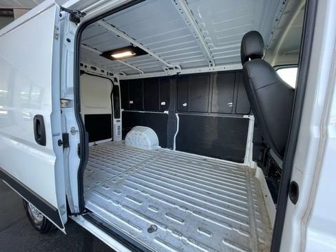 Used 2025 RAM ProMaster 2500 w/ Convenience Group FWD image 22