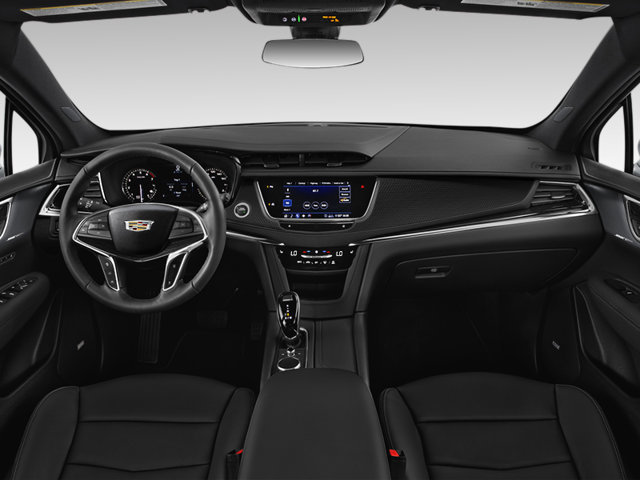 Used 2024 Cadillac XT5 Premium Luxury w/ Technology Package AWD/4WD image 3