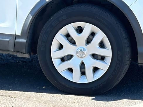 Used 2019 Nissan Rogue Sport S image 9