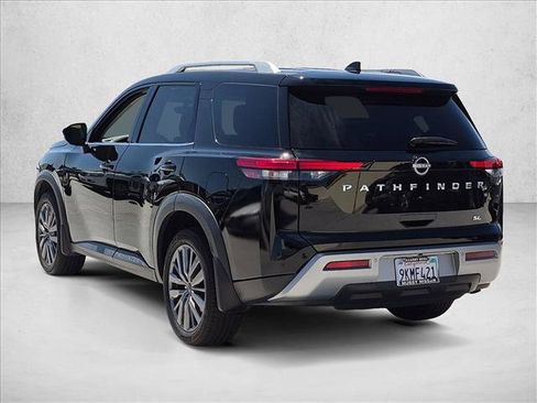 Used 2024 Nissan Pathfinder SL w/ SL Premium Package FWD image 7