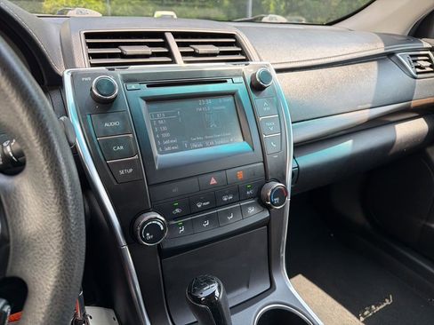 Used 2015 Toyota Camry LE FWD image 44