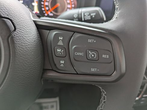 Used 2025 Jeep Gladiator Sport image 20