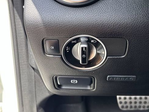 Used 2014 Mercedes-Benz SLK 250 image 30