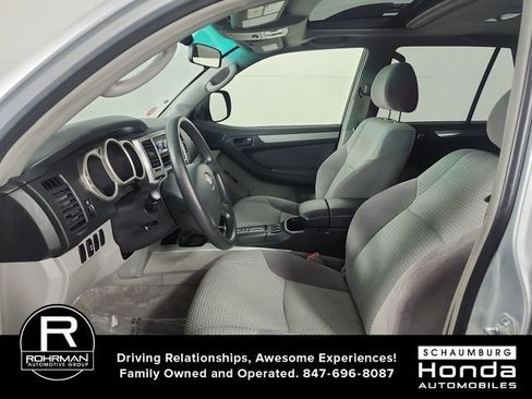 Used 2004 Toyota 4Runner SR5 AWD/4WD image 4