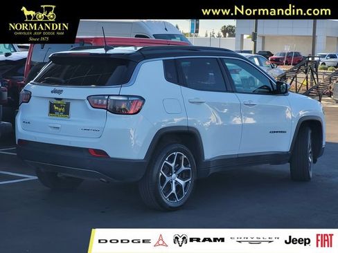 Used 2024 Jeep Compass Limited AWD/4WD image 4