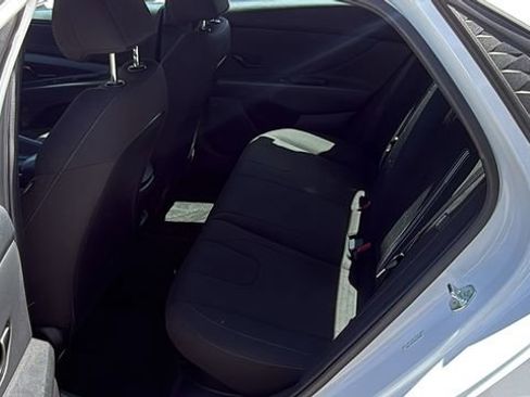 Used 2025 Hyundai Elantra SEL FWD image 15