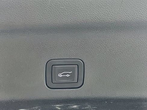Used 2025 GMC Yukon Denali w/ Sun & Power Step Package AWD/4WD image 29