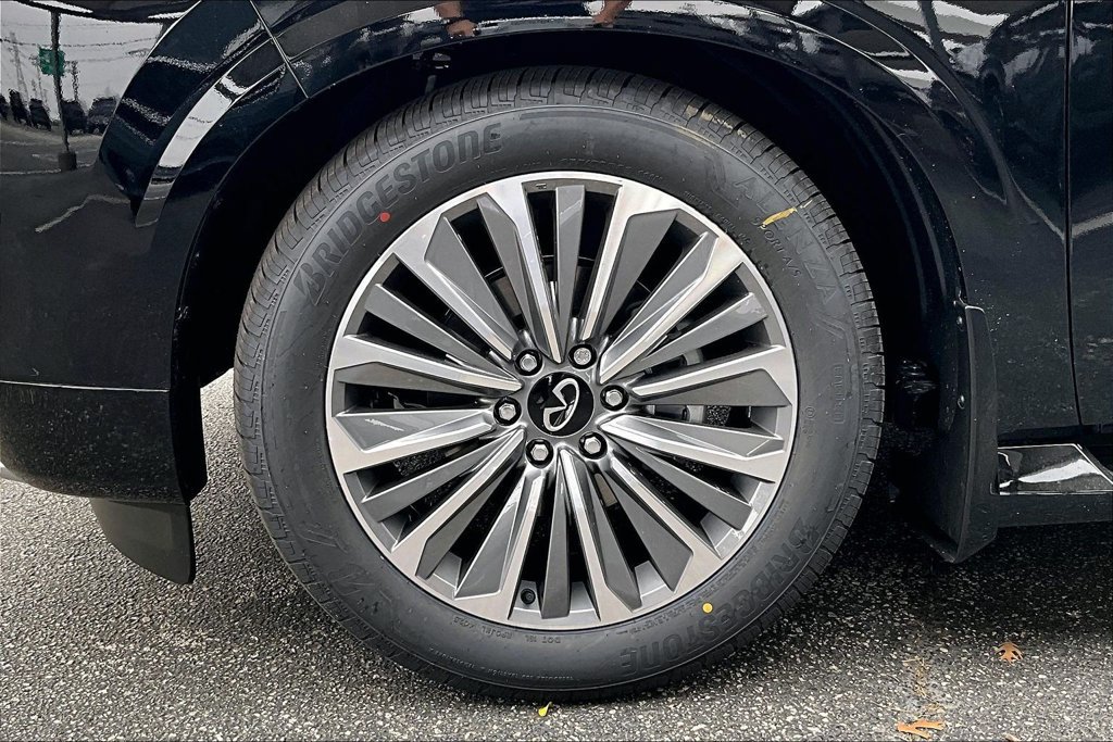 Certified 2026 INFINITI QX80 Luxe w/ Cargo Package AWD/4WD image 14