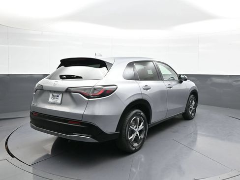 Certified 2024 Honda HR-V EX-L image 6