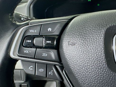Used 2022 Honda Accord EX-L image 16