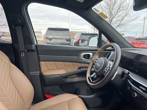 Certified 2025 Kia Sorento SX Prestige w/ Olive Brown Leather Package image 46