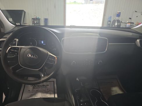 Used 2020 Kia Sorento LX AWD/4WD image 15