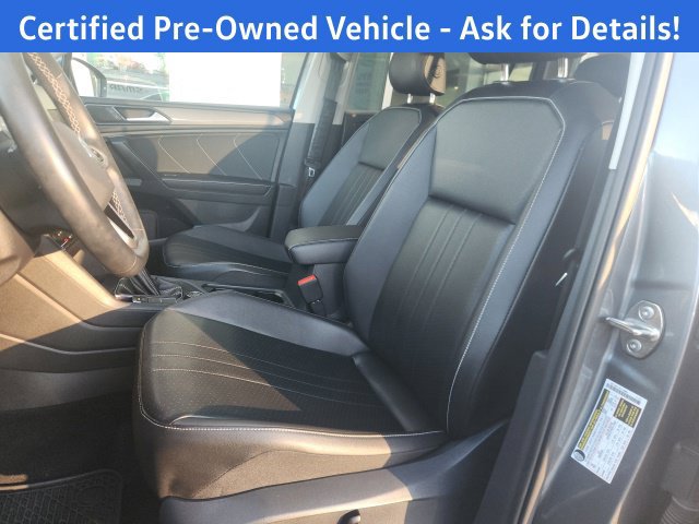 Certified 2022 Volkswagen Tiguan SE w/ Panoramic Sunroof Package AWD/4WD image 16