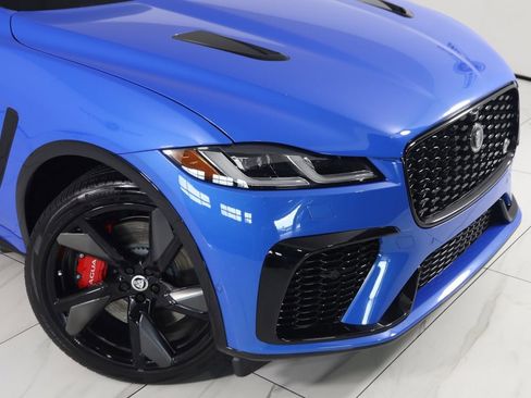 Used 2024 Jaguar F-PACE SVR image 31