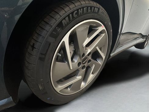 New 2026 Genesis GV60 Advance image 4