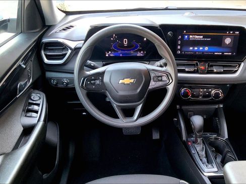 Used 2024 Chevrolet TrailBlazer LT FWD image 5