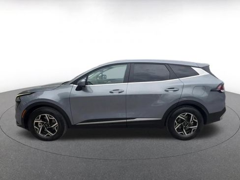 Used 2025 Kia Sportage LX FWD image 9