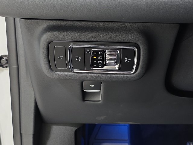 New 2026 Lincoln Nautilus Premier AWD/4WD image 23