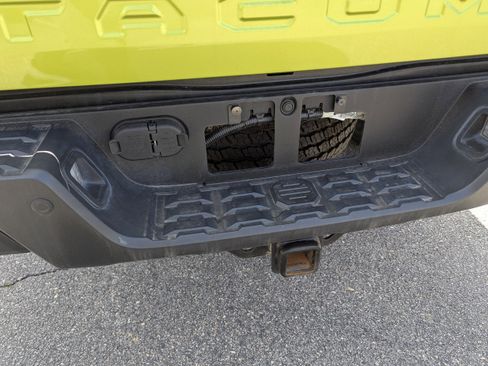 Used 2023 Toyota Tacoma TRD Off-Road w/ Technology Package image 26