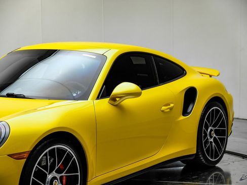 Used 2018 Porsche 911 Turbo S image 29