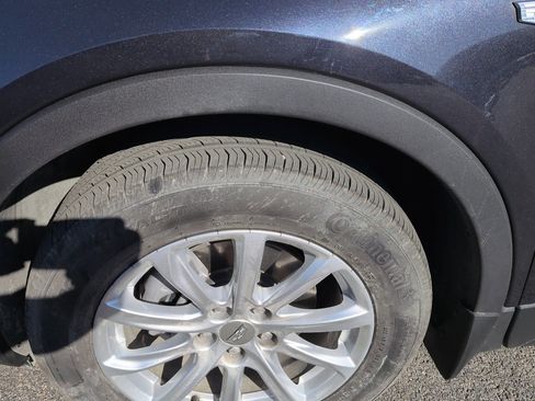 Used 2023 Cadillac XT4 Luxury w/ Cold Weather Package image 13