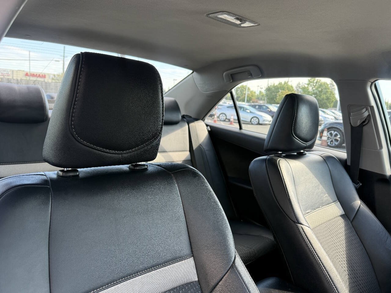Used 2012 Toyota Camry SE FWD image 16
