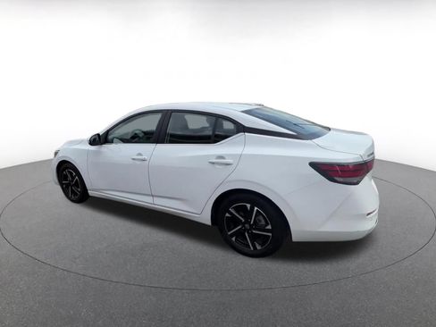 Used 2025 Nissan Sentra SV FWD image 8
