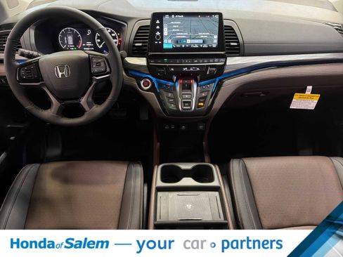 New 2026 Honda Odyssey Elite image 3