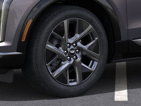 New 2025 Cadillac Optiq Luxury 1 image 9