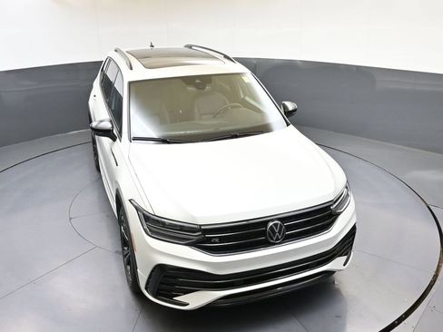 Used 2024 Volkswagen Tiguan SE R-Line image 44