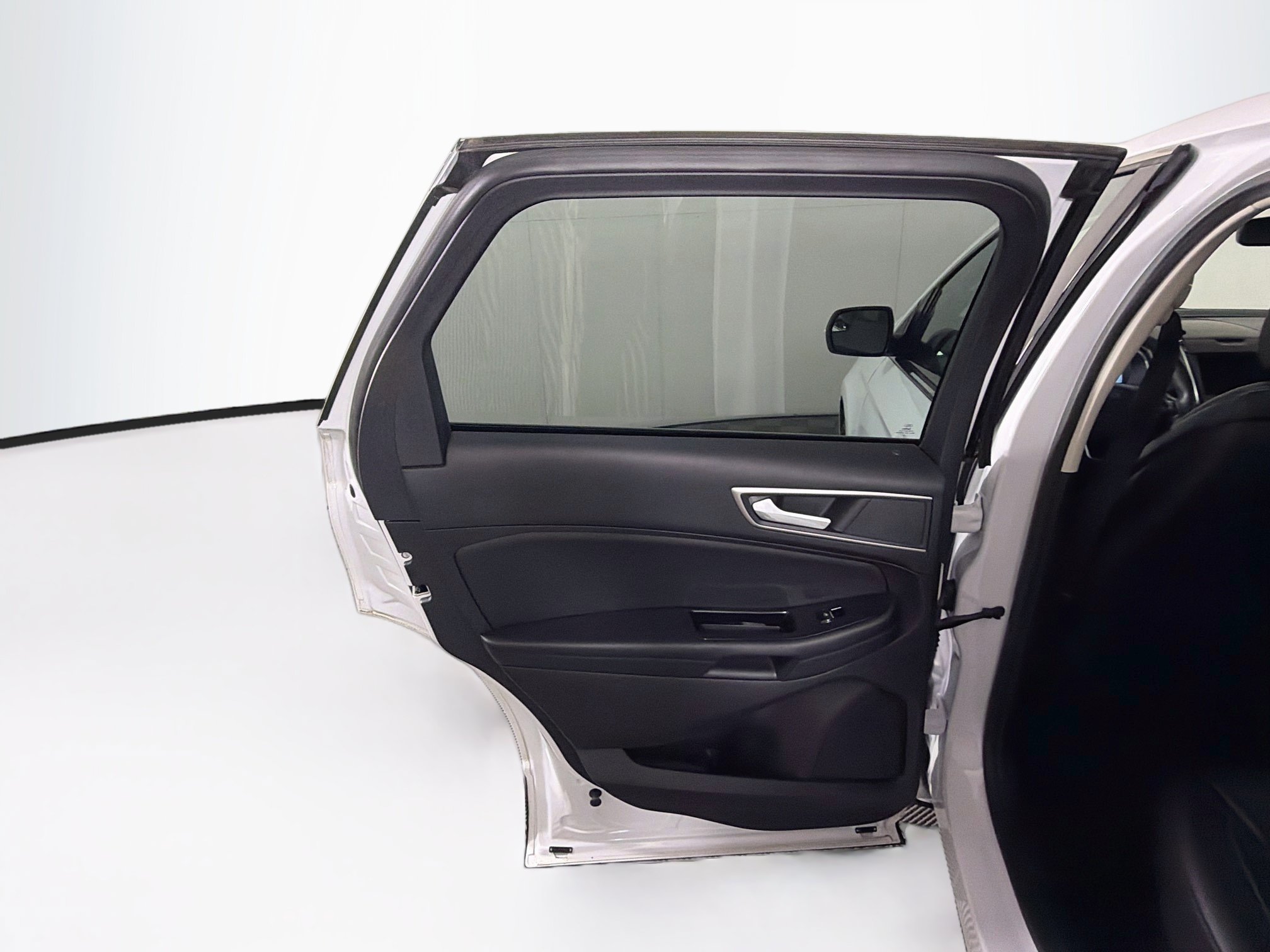 Used 2018 Ford Edge SEL w/ Equipment Group 201A FWD image 25