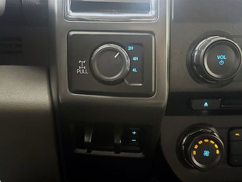 Used 2017 Ford F350 XLT w/ Camper Package image 12