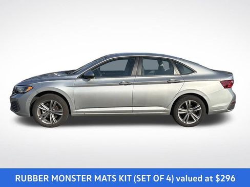 Certified 2023 Volkswagen Jetta SE FWD image 2