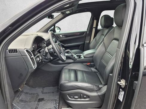 Used 2023 Porsche Cayenne S AWD/4WD image 11