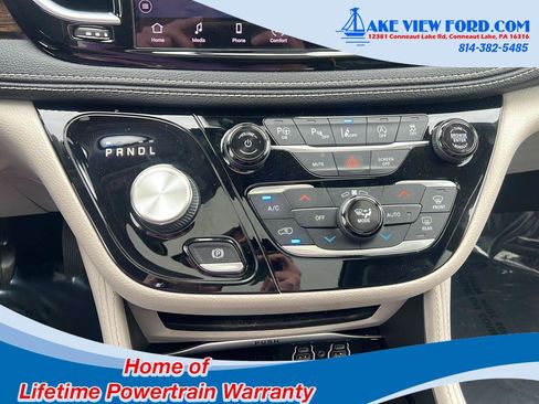Used 2022 Chrysler Pacifica Limited FWD image 34