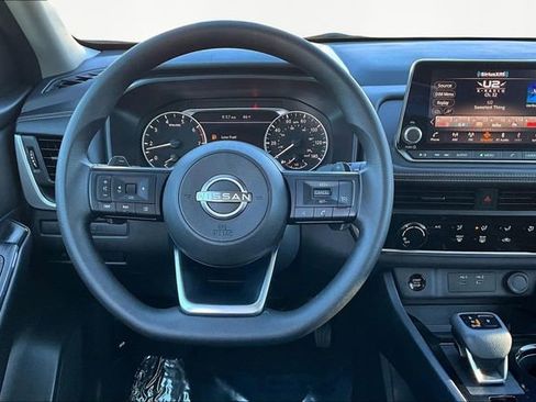 Used 2024 Nissan Rogue S image 8