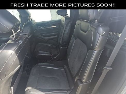 Used 2023 Jeep Grand Cherokee L Laredo image 10