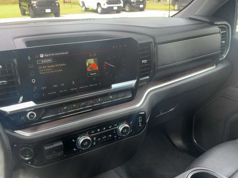 Used 2025 GMC Sierra 1500 SLT RWD image 21