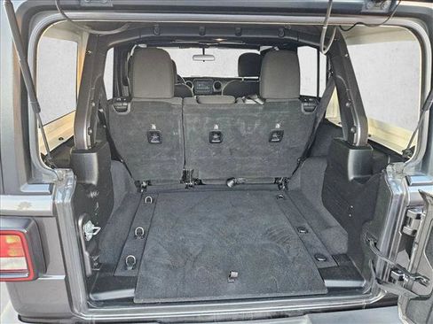 Used 2018 Jeep Wrangler Unlimited Sport S image 6