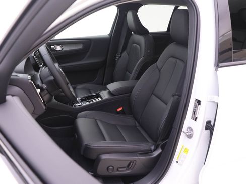 New 2025 Volvo XC40 B5 Ultra w/ Protection Package Premier image 7