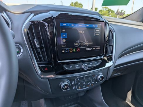 Used 2023 Chevrolet Traverse LT FWD image 12