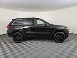 Used 2021 Jeep Grand Cherokee Laredo image 3