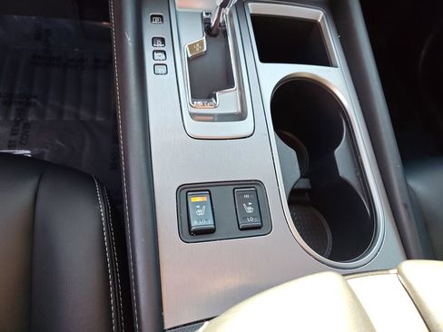 Used 2024 Nissan Murano SV w/ SV Midnight Edition Package image 25