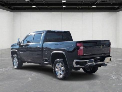 Used 2021 Chevrolet Silverado 2500 LTZ w/ LTZ Premium Package AWD/4WD image 3