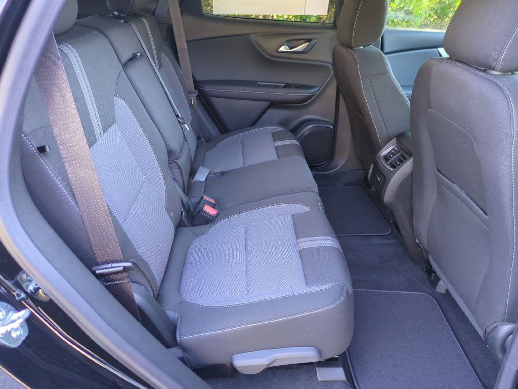 New 2026 Chevrolet Blazer LT w/ Midnight/Sport Edition FWD image 32