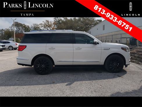 Used 2021 Lincoln Navigator Reserve image 8